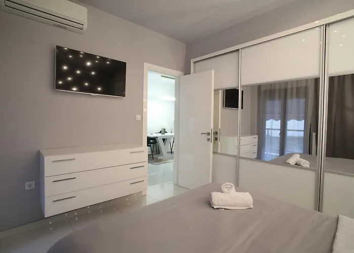 Antonis House Apartament *