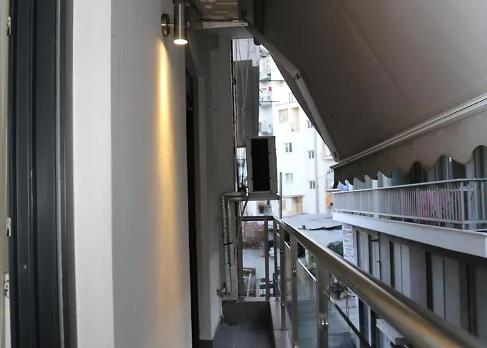 Daire Antonis House *